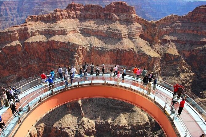 Small Group Grand Canyon, Hoover Dam and 7 Magic Mountains Tour - Pickup Information