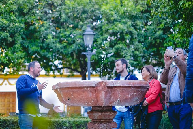 Small-Group Jewish Quarter Walking Tour With Tasty Tapas & Drinks - Tasting Local Cuisine and Wine