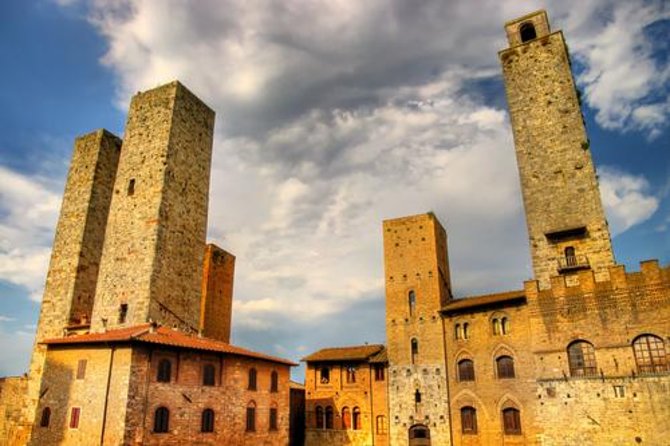 Small-Group San Gimignano and Volterra Day Trip From Siena - Admiring Volterras Alabaster Artistry