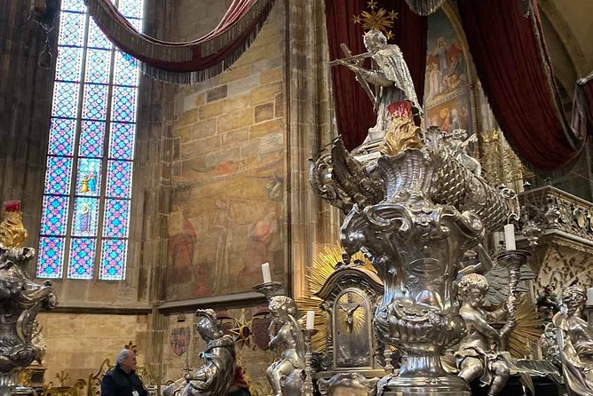 Small-Group Tour of Prague Castle With Visit to Interiors - Tour Experience and Guides