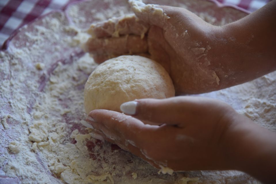 Sorrento: Pizza Lesson, Wine, and Limoncello at a Local Farm - Cooking With Local Ingredients