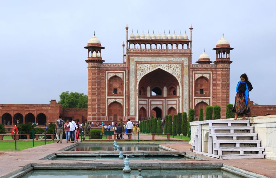 Splendor of Agra on a Day Tour by Gatimaan Train - Itinerary Highlights