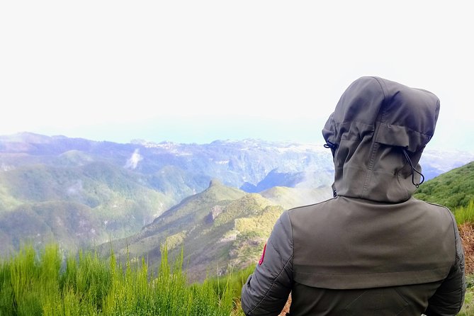 Sunrise Guided Hike PR1 Pico Do Areeiro Pico Ruivo Small Group - Small Group Size Emphasis