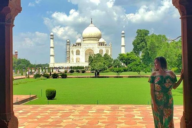 Taj Mahal Private Guided Tour From Delhi With Entrance Fee - Customer Feedback