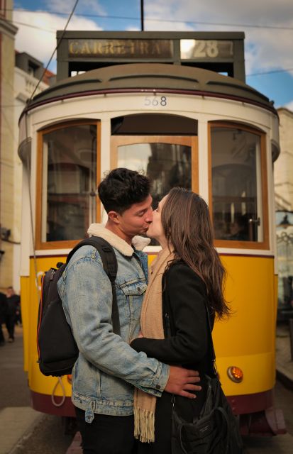 The Special Light of Lisbon: Tour Guide With Photographs - Frequently Asked Questions