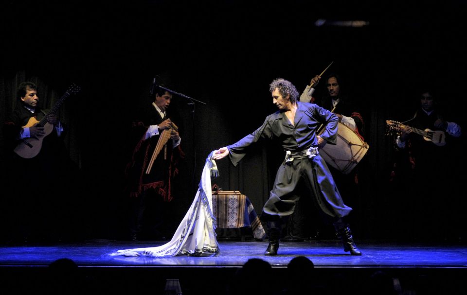 The Window: Tango Lesson + Gourmet Dinner + Show + Transfer - Tango and Folklore Show