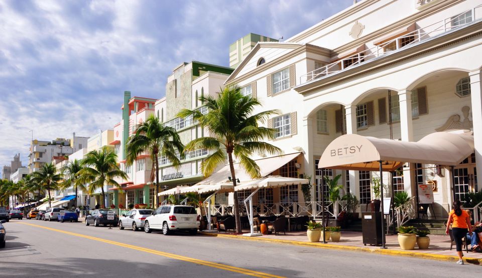 Top 10 South Beach Highlights Tour - Lincoln Road & Espanola - Guided Tour With Expert