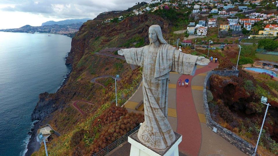 Tuk Tuk Cristo Rei - Madeira Island - Included Services