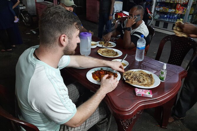 Tuk Tuk Private City Tour in Colombo - All-inclusive - Sri Lankan Coffee and Tea