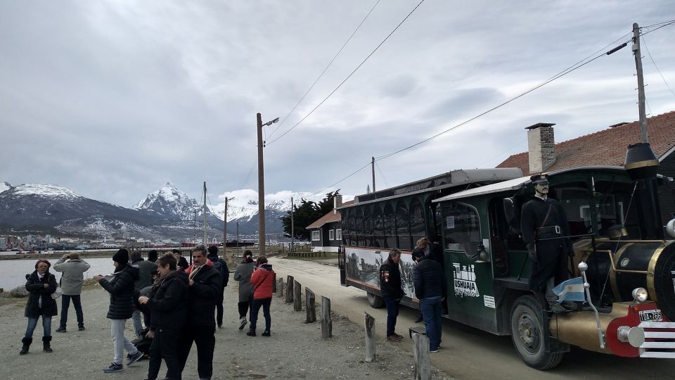 Ushuaia: Panoramic City Train Tour - Audio Guide Experience
