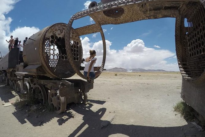 Uyuni Salt Flats 4-Day Tour From Atacama (Private Room Available) - Guide Experience