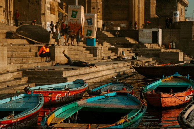 Varanasi Landmark Evening City Tour - Aarti, Boating & Witnessing the GOD - Meeting and Pickup