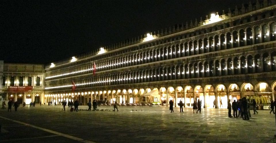 Venice: Private Ghost Tour and Gondola Ride - Exploring Spooky Alleys