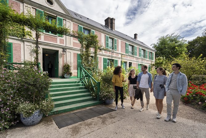 Versailles Palace and Giverny Monet House Guided Visit With Lunch From Paris - Important Information for Travelers