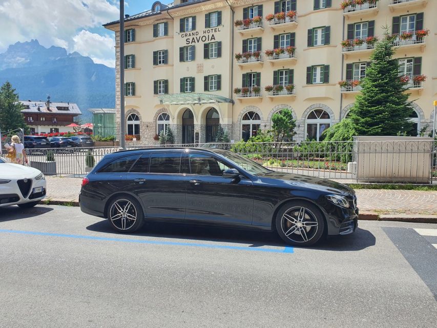 Villefranche-Sur-Mer-Port De La Santé: Transfer to Cannes - Vehicle Features