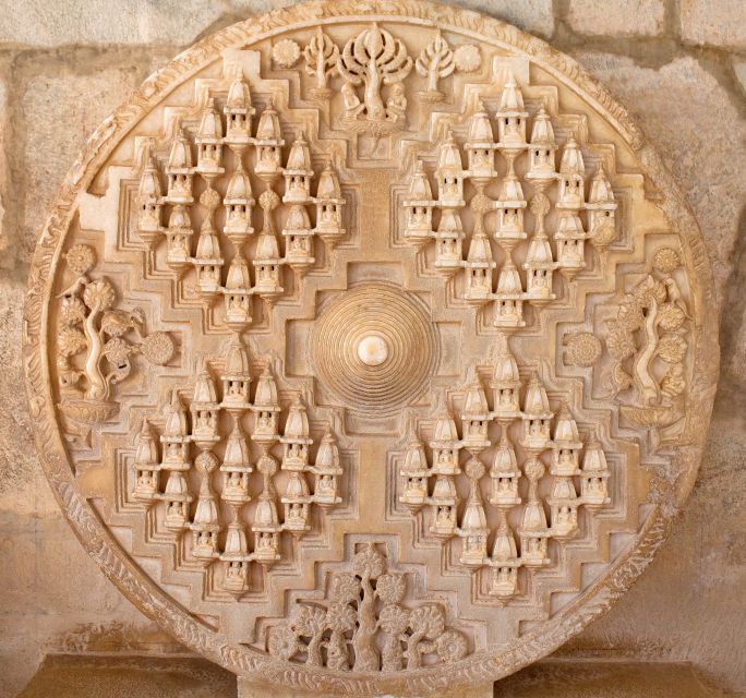 Visit Ranakpur Temple With Udaipur Drop From Jodhpur - Exploring the Temple Complex