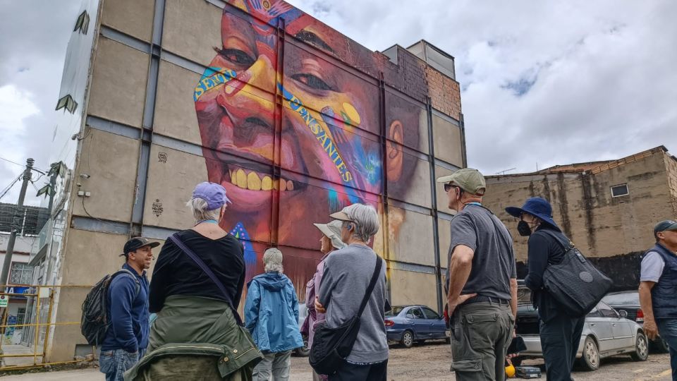 Walls of Wonder: Immersive Journey Through Distrito Graffiti - Customer Reviews