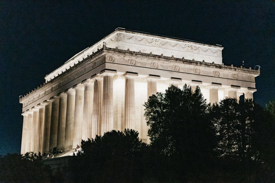 Washington DC: Monuments by Moonlight Nighttime Trolley Tour - Panoramic Views