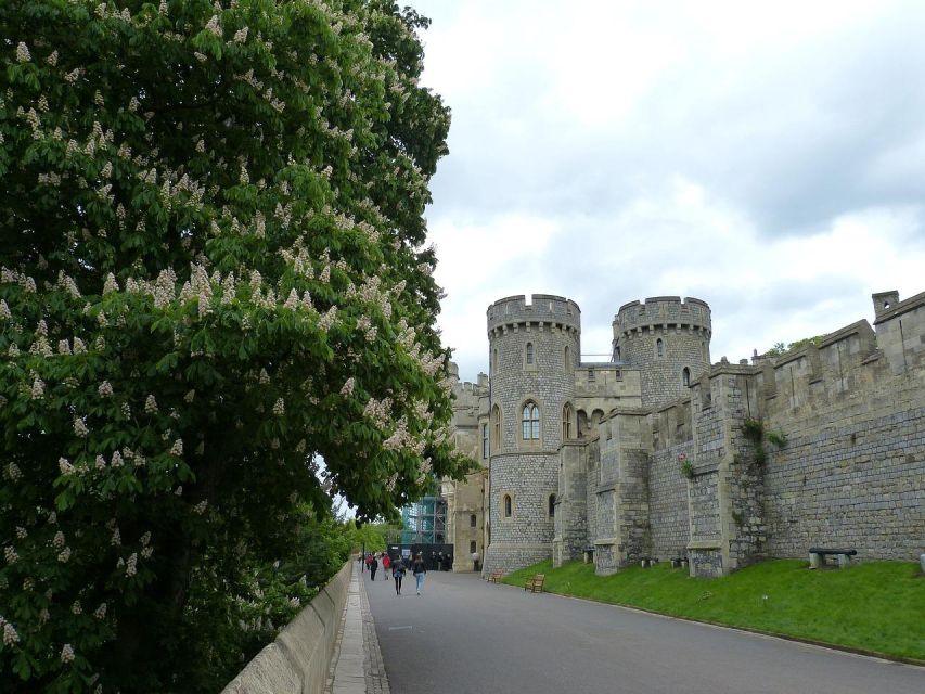 Windsor Castle Hampton Court Palace Private Tour With Pass - Guided Experience Details