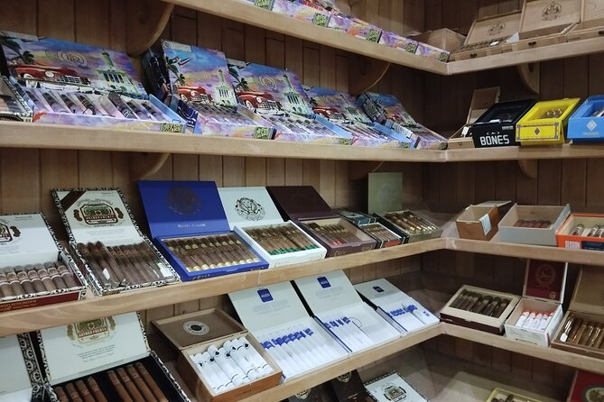 World Mart Souvenirs Store - Guided Tour - Cancellation Policy