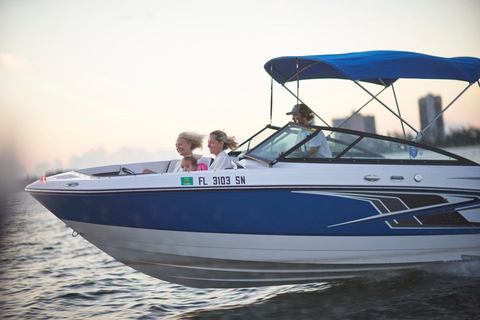 1 Hour Miami Private Boat Ride With Champagne and Captain - Sightseeing and Wildlife Viewing