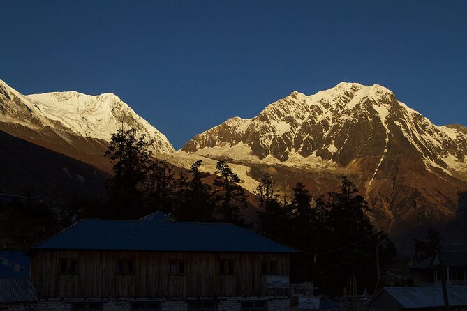 10 Days Manaslu Circuit Trek in Larke La Pass - Guide and Porter Services