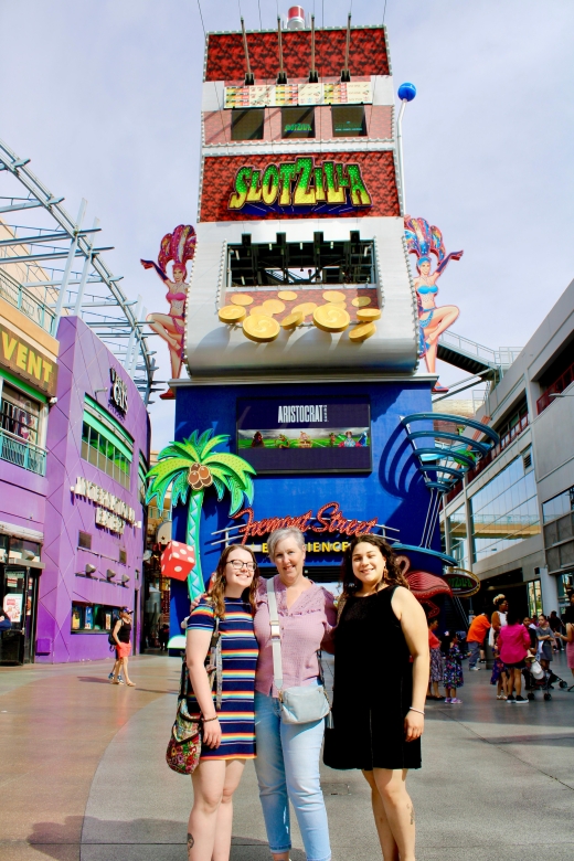 2-Hour Fremont Walking Tour With Photos and Champagne - Golden Nugget Las Vegas