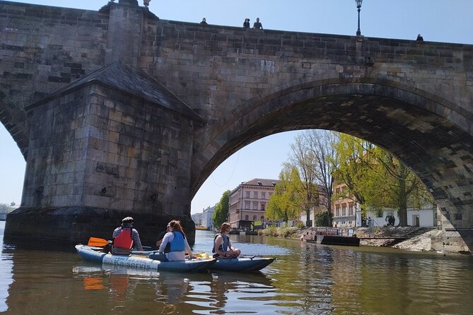 3 Hour Canoe Tour in Prague Centre - Exploring the Waterways