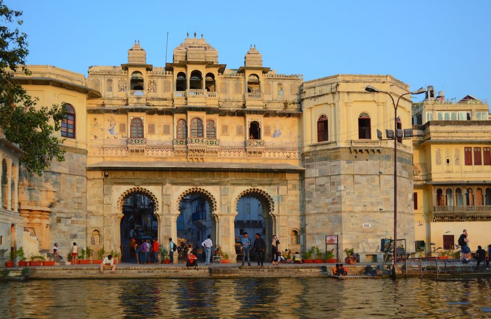 A Complete Tour in Udaipur at 2 Days With Guide Service - Inclusions and Transportation