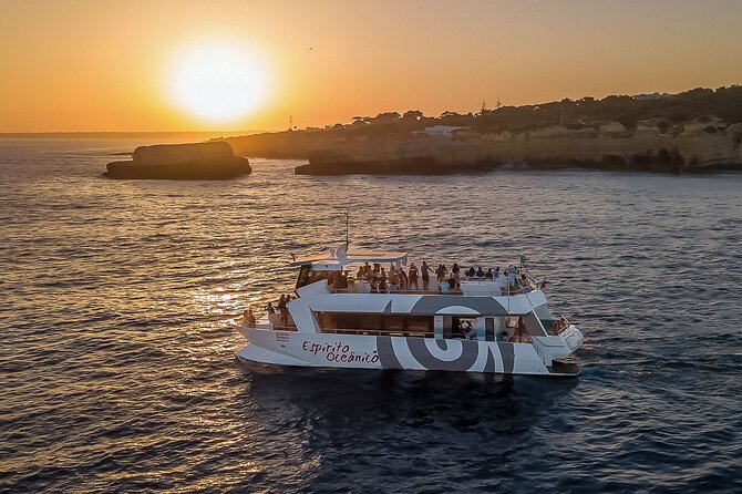 Albufeira: 6-Hour Sunset Dinner Catamaran Cruise With Open Bar - Suitability and Reviews