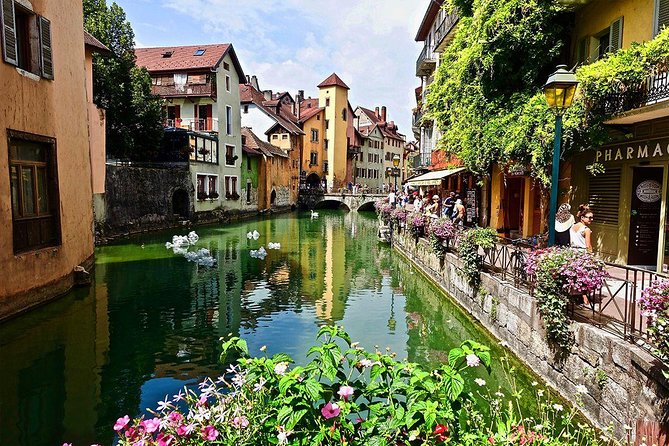 Annecy - Venice of the Alps - Tour From Geneva - Convenience of Air-conditioned Coach Transportation