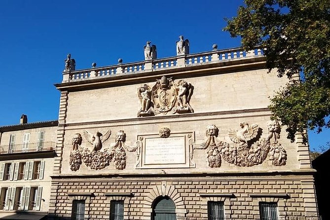 Avignon Walking Tour Including Popes Palace - Exploring Avignons Medieval Streets
