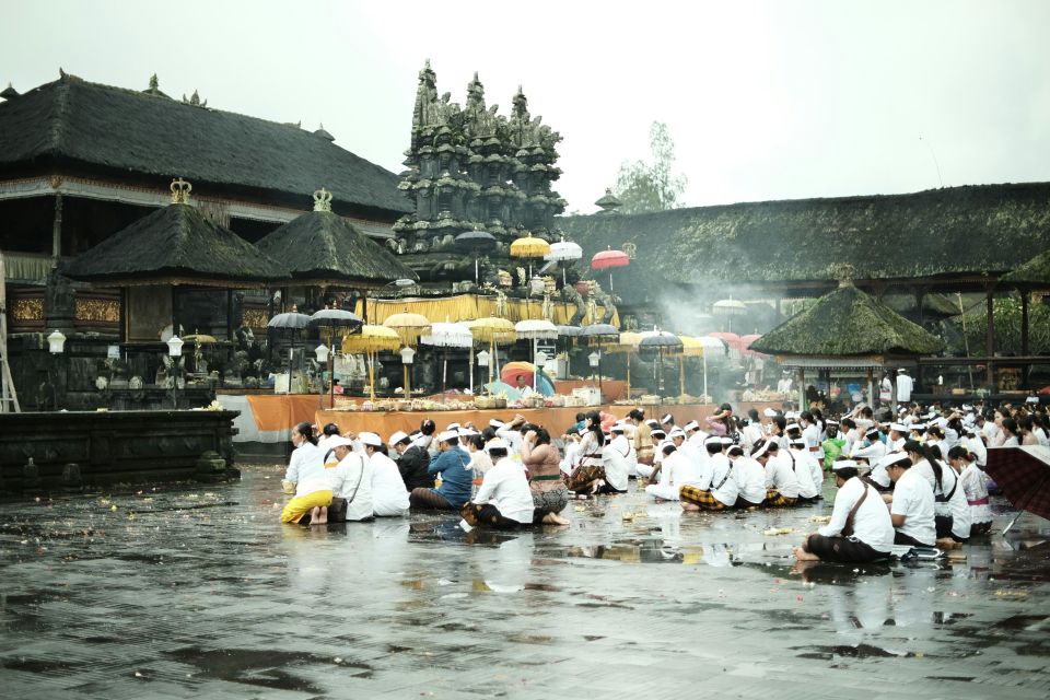 Bali Lempuyang Gate of Heaven and Besakih Mother Temple Tour - Lunch in Karangasem Regency