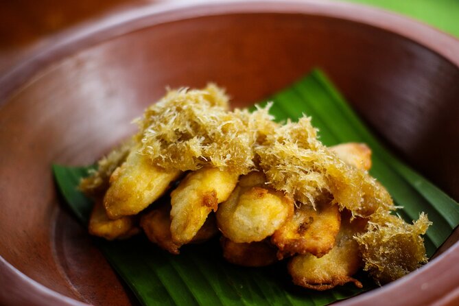 Balinese Vegan Cooking Class With Fresh Harvesting & Garden Tour - Cooking the Leaf Crackers Starter