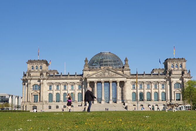 Berlin History Walking Tour With a French-Speaking Guide - Discovering Potsdamer Platz