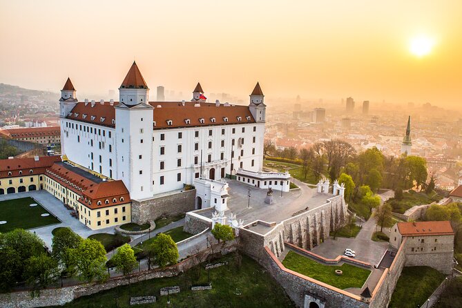 Bratislava Big Castle Tour by Presporacik - Meeting and End Points