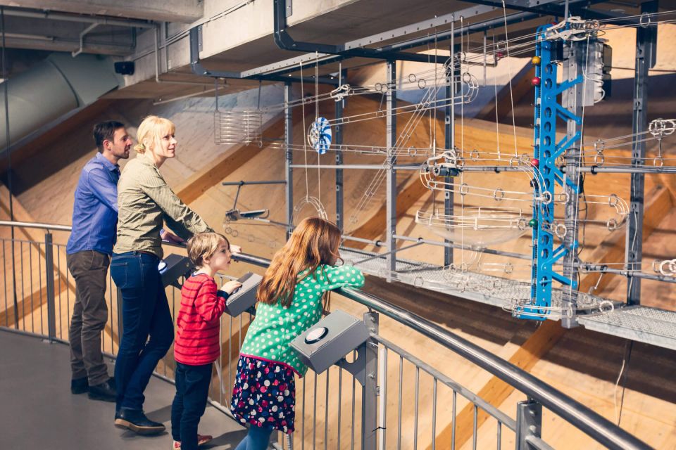 Bremen: Universum Science Center Entrance Ticket - On-Site Amenities