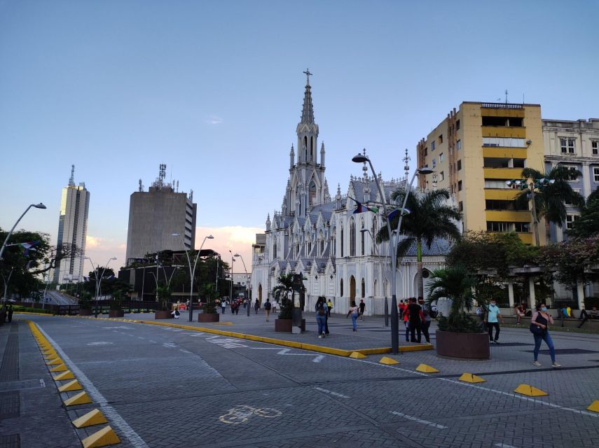 Cali: Cristo Rey, Tertulia Museum & Downtown Cali City Tour - Local Market Visit