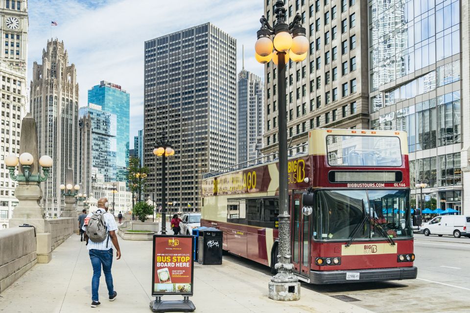 Chicago: Hop-on Hop-off Sightseeing Tour by Open-top Bus - Magnificent Mile and Theater District