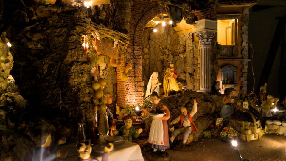 Christmas Magic Walking Tour in Naples: Duomo & Markets - Duration and Tour Type