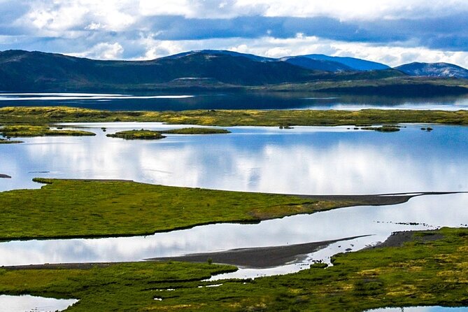 Classic Golden Circle & Kerid From Reykjavik in Minibus - Experiencing Geysir