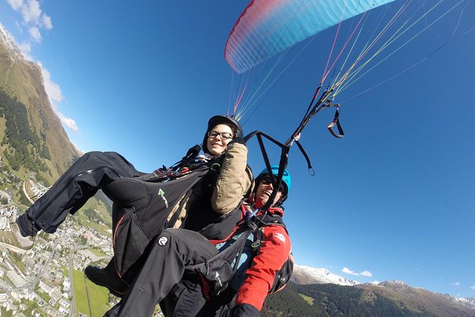 Davos Absolutely Free Flying Paragliding Tandem Flight 1000 Meters High - Preparing for the Flight