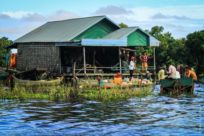 Discover Floating Villages and Tonle Sap Lake by Boat - Floating Village Exploration