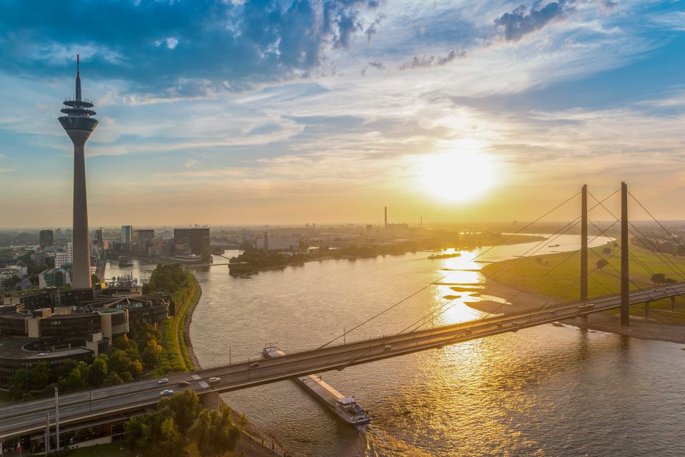 Düsseldorf: Classic City Segway Tour - Age Requirements