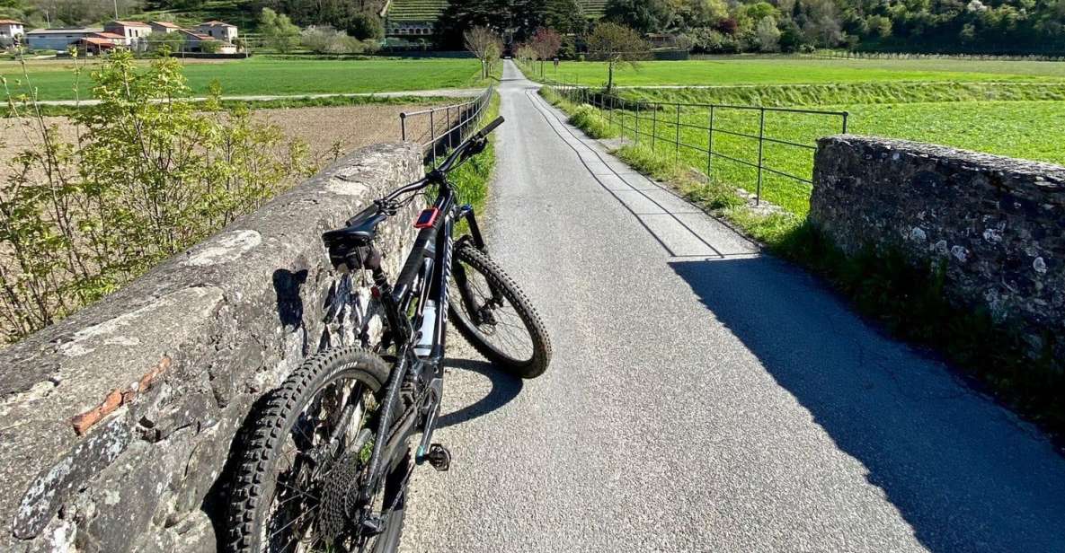 E-Bike Tour - Castles Cycle Route in Lunigiana - Magra River in Mulazzo