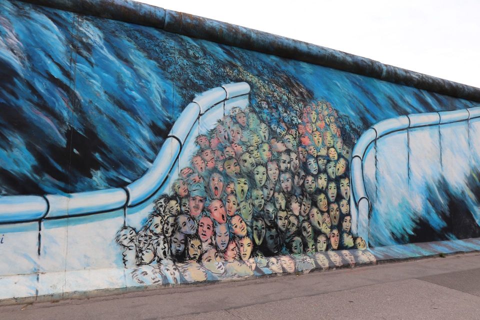 East Berlin: City of Shadows Walking Tour - Meeting Point and Availability