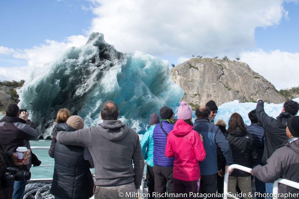 El Calafate: Upsala & Spegazzini Glaciers Cruise With Lunch - Language and Communication