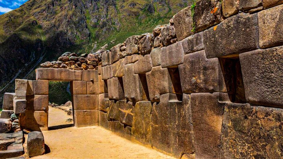 Excursion to the Sacred Valley of the Incas + Buffet Lunch - Pickup and Transportation