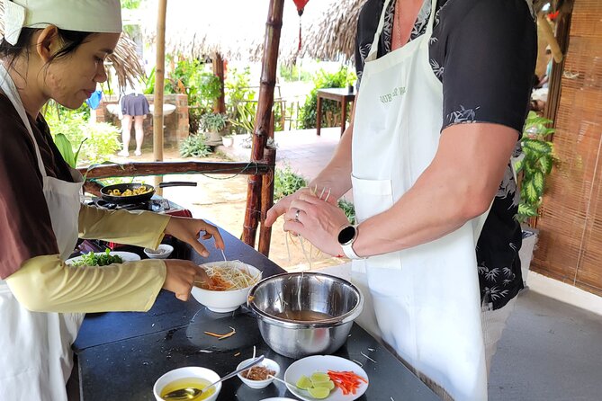 Explore Hoi an Ancient Town and Local Villages With a Local Guide - Must-Try Local Dishes