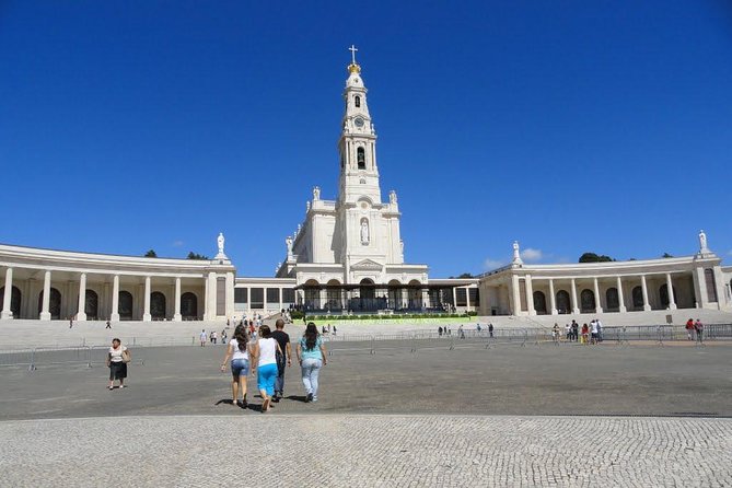 Fátima, Nazaré and Óbidos Small Group Tour From Lisbon - Transportation and Logistics